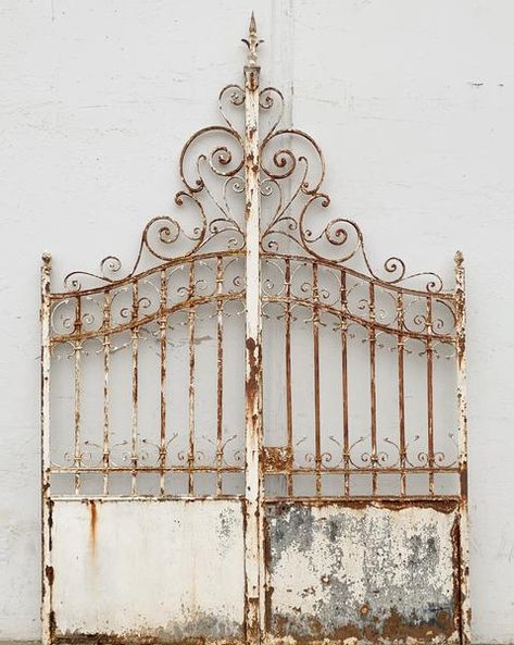 Iron Entry Gates, Paint Fence, Garden Fence Paint, Old Garden Gates, French Gates, Houses Wallpaper, Wallpaper House, Wrought Iron Garden Gates, Old Gates