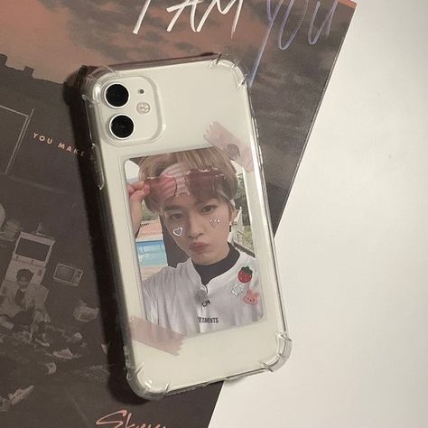 Lee Know Phone Case, Skz Phone Case, Stray Kids Phone Case, Photocard Phone Case, Aesthetic Phone Case Diy, Iphone 11 Aesthetic, Japanese Phone Case, Phone Case Inspo, Drawing Stickers