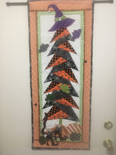 paper pieced pattern by CINDI EDGERTON Cindi Edgerton, Holiday Trees, Halloween Tree, Holiday Halloween, Halloween Trees, Paper Piecing Patterns, Holiday Tree, Holidays Halloween, Advent Calendar