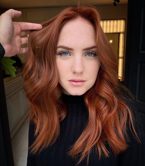 Solid Light Auburn Hair Color Red Hair For Cool Skin Tones, Auburn Hair Color With Highlights, Highlights Black Women, Auburn Hair Colors, Red Hair Pale Skin, Short Auburn Hair, Short Copper Hair, Auburn Hair Color Ideas, Hair Colors For Blue Eyes