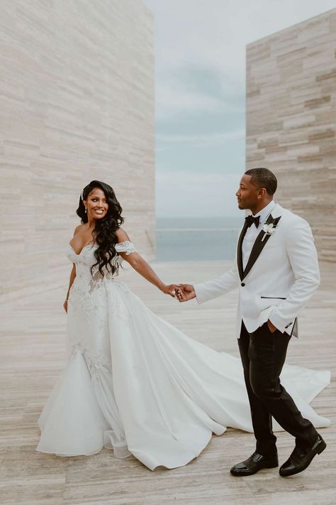 shayla-lester-wedding-couple-0621 Oceanfront Wedding, Flowers Candles, Wedding Portrait Poses, Wedding Photoshoot Poses, Wedding Picture Poses, Wedding Couple Poses, Wedding Photos Poses, Wedding Photography Poses, Wedding Mood