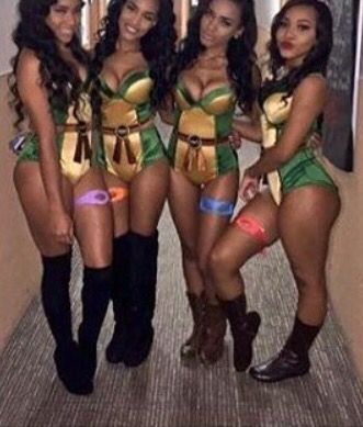 Women Squad Ninja Turtle Costume Idea Group Costumes Ideas, That's My Best Friend, Ninja Turtle Costume, Baddie Instagram, Turtle Costumes, Halloween Coustumes, Diy Kostüm, Unique Halloween Costumes, College Halloween