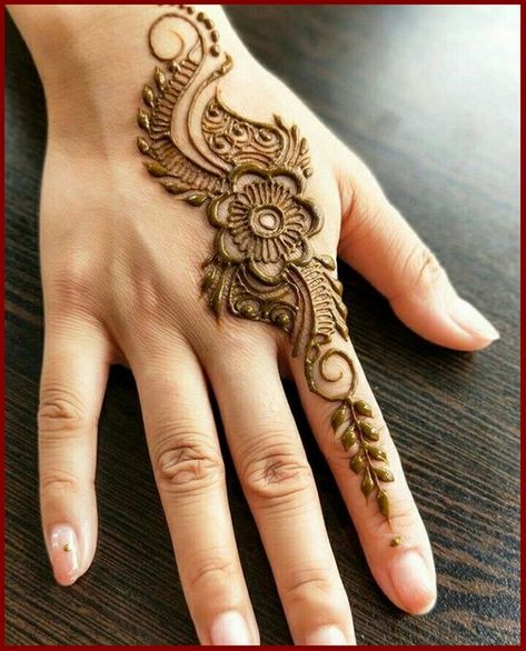 Mehndi Designs One Sided, Mehndi Designs Short Hand, One Sided Mehndi Design, One Side Mehendi Designs, Mehendi Designs For Hands Back Side, Short Mehandi Designs, Simple Mehndi Designs Back Side, One Side Mehndi Design, Simple Back Hand Mehndi Designs Easy