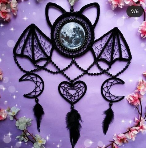 Bat Familiar, Bookmarks Paper, Atrapasueños Diy, Witch Home, Dream Catcher Patterns, Beautiful Dream Catchers, Dream Catcher Decor, Moon Dreamcatcher, Dream Catcher Art