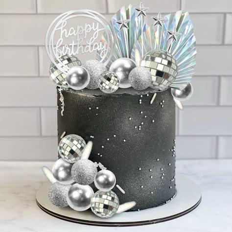 Mirror Ball Birthday Cake, Glitter Ball Cake, Metallic Cake Birthday, Metallic Birthday Cake, Black Disco Cake, Disco Sheet Cake, Glitz And Glam Cake Ideas, Cake Silver Birthday, Disco Ball Cake Topper