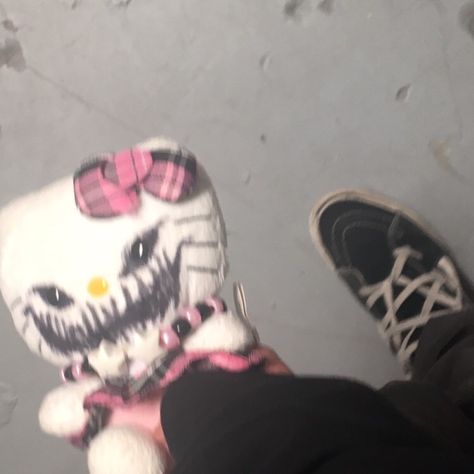 Hello Kitty Random, Hello Kitty Aesthetic Grunge, Hello Kitty Grunge, Hello Kitty Core, Alt Aesthetic, Jazmin Bean, Aesthetic Goth, Hello Kitty Aesthetic, Melody Hello Kitty