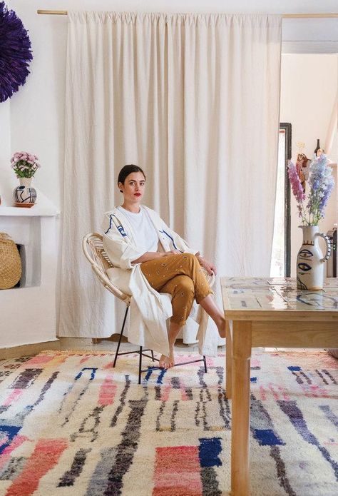 In Marrakesh, One Designer’s Adobe House Is as Colorful as Her Ceramics - The New York Times Laurence Leenaert, Adobe House, Embroidered Throw Pillows, Modern Moroccan, Work Diy, Living Room Flooring, Teal And Pink, Room Flooring, 인테리어 디자인