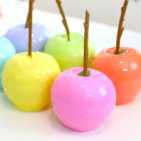 Apple Candy Recipe, Rainbow Candy Apples, How To Make Candy Apples, Candy Apples Ideas, Candy Apples Recipe, Make Candy Apples, Chocolate Dipped Apples, Candy Apples Diy, Colored Candy Apples