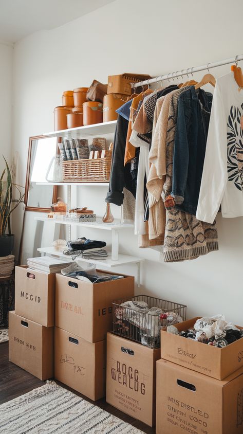 22 Garage Sale Organization Tips and Tricks » HomeQly.com Garage Sale Ideas, Organizing A Garage, Garage Sale Organization, Sale Ideas, Organization Tips, Garage Organization, Garage Sale, Garage Sales, Pallet Furniture