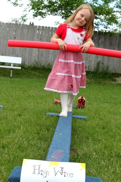 Mirette on the High Wire - links on the page for the printables is broken. However, several great circus reenactment ideas. Read, then act out? Other book ideas: Spots goes to the Circus (preschool), Miss Bindergarten Plans a Circus with Kindergarden. Preschool Circus, Circus Game, Circus Activities, Carnival Activities, Diy Party Games, Circus Crafts, Circus Theme Party, Circus Birthday Party, Carnival Birthday Parties