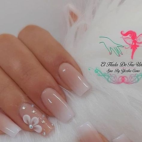 Champagne Nails, Quinceanera Nails, Unghie Sfumate, 3d Flower Nails, Art Designs Ideas, Acrylic Toe Nails, Long Acrylic Nail Designs, Fancy Nails Designs, French Tip Acrylic Nails