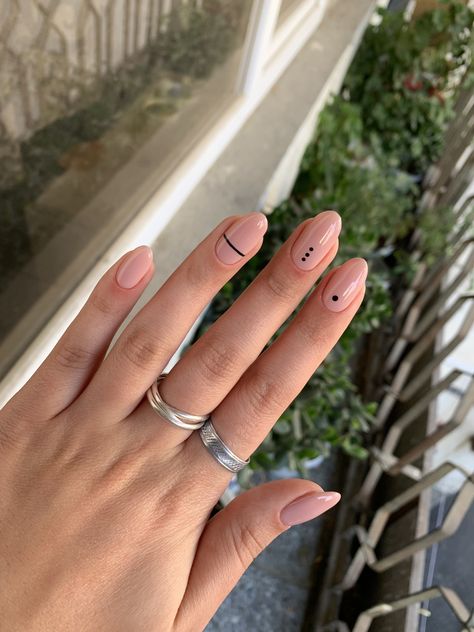 Minimalist Nails Black Lines, Neutral Nails With Black Accent, Minimal Neutral Nails, Line Art Nails Simple, Easy Nail Art Dots, Nails With Dots Simple, Nails Art Designs Summer, Manga Nails, Line Art Nails