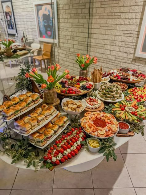 Gallery Buffet Table Layout Ideas, 80 Person Grazing Table, Food Buffet Decorating Ideas, Buffet Food Set Up Display, Round Table Buffet Setup, Buffet Table Scape, Sharing Table Food, Outdoor Food Table Display, Engagement Buffet Ideas