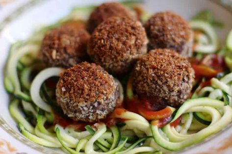 Black Bean 'Meatballs' Black Bean Meatballs, Bean Meatballs, Vegan Meatballs Recipe, Vegan Meatballs, Spiralizer Recipes, Veggie Pasta, Zucchini Pasta, Week Meal Plan, Black Bean