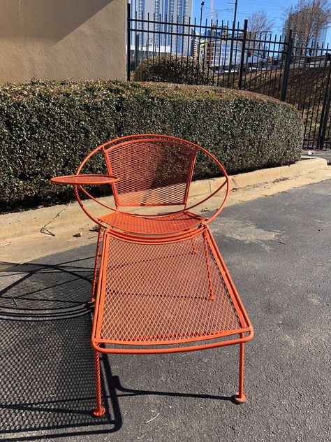 70s Outdoor Furniture, Wall Lamp Dining, 50s Furniture, Vintage Outdoor Furniture, Vintage Patio, Nyc Rooftop, Mod Furniture, Wrought Iron Patio Furniture, Dream Patio