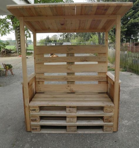 Outdoor Patio Ideas With Pallets, Furniture Pallet Ideas, Projects With Pallets, Outdoor Bike Storage, Pallet Playhouse, Outdoor Pallet Projects, Staircase Outdoor, Pallet Patio, Tool Storage Diy