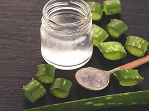 Heal Wounds Faster, Aloe Vera Uses, Aloe Vera Moisturizer, Aloe Vera For Skin, Natural Aloe Vera, Healthy Advice, Aloe Vera Juice, Protector Solar, Best Beauty Tips