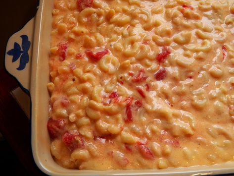 Comfy Cuisine- Home Recipes from Family & Friends: Tomato Macaroni & Cheese Tomato Macaroni, Macaroni And Tomatoes, Homemade Macaroni Cheese, Macaroni Cheese Recipes, Macaroni Recipes, Mac Cheese Recipes, Baked Tomatoes, Baked Mac N Cheese, Stewed Tomatoes