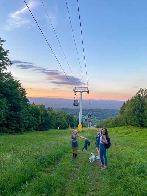 Vermont In The Summer, Summer In Vermont, Summer Woods Aesthetic, Vermont Summer Aesthetic, Vermont Aesthetic Summer, Curly Hair Flowers, Vermont Aesthetic, Summer Visionboard, Summer Vermont