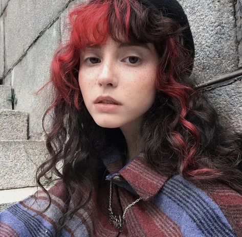 Dyed Natural Hair Curly, Curly Bangs Red Hair, Short Curly Dyed Hair, Dyed Bangs, Dyed Curly Hair, Pretty Rainbow, Rainbow Hair Color, Extension Hair, Dyed Hair Inspiration