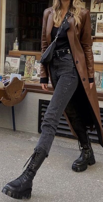 Edgy Celebrity Style, Classic Grunge Style, Rocker Astethic, Elevated Alternative Fashion, Italian Style Fashion Women Fall Winter, Autumn Music Festival Outfit, Industrial Style Clothing, On Trend Outfits 2023, Leather Boots Outfit Winter