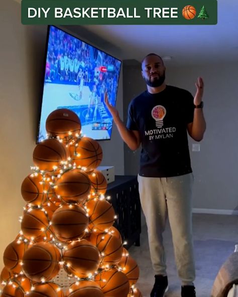 Basketball Christmas Party, Basketball Decorations For Room, Basketball Christmas Tree, Nba Christmas, Volleyball Christmas, Basketball Christmas, Christmas Parade Floats, Basketball Theme Party, Basketball Room