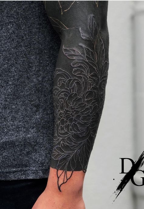 Dark Arm Tattoo, Black Out Sleeve Tattoo, Blackout Arm Tattoo, Blackout Tattoo With White Ink, Black Arm Tattoo, White Over Black Tattoo, Negative Tattoo, Trippy Tattoo Ideas, Arm Cover Up Tattoos