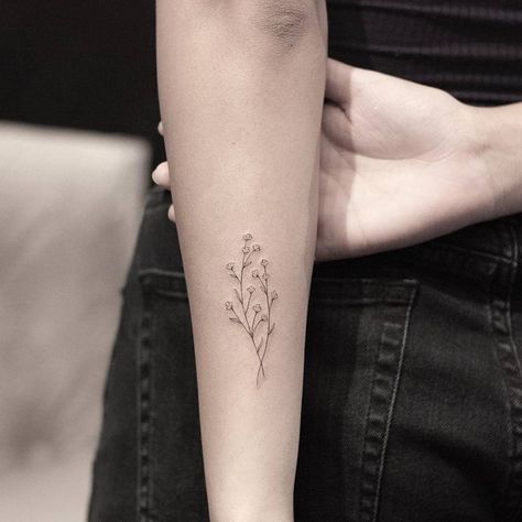 Baby's breath tattoo on the forearm. Gypsophila Tattoo, Baby Breath Tattoo, Breath Tattoo, Bouquet Tattoo, 4 Tattoo, Different Tattoos, Dainty Tattoos, Up Tattoos, Baby Tattoos