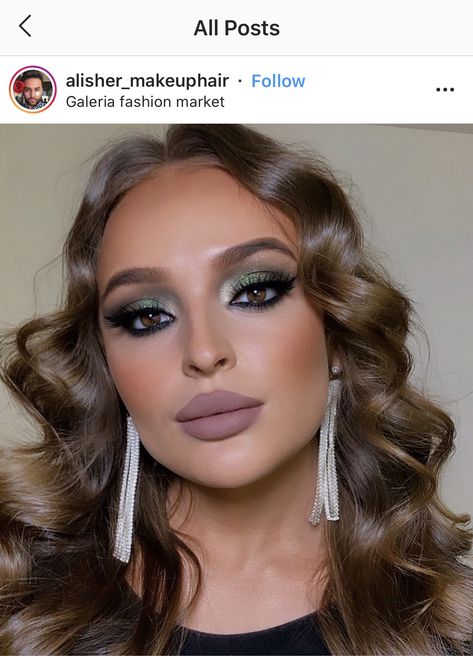 Forest Green Makeup Ideas, Hint Of Green Eyeshadow, Prom Makeup To Go With Green Dress, Jade Green Eye Makeup, Hunter Green Makeup Look, Sage Eye Makeup, Brown And Green Eyeshadow, Emerald Green Make Up, Soft Green Eyeshadow