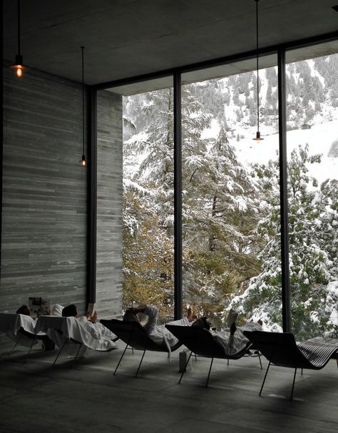 Therne Vals, a modern thermal spa in the Swiss Alps designed by architect Peter Zumthor. Peter Zumthor Therme Vals, Mountain Resort Architecture, Mountain Spa, Wellness Center Design, Therme Vals, Thermal Hotel, Beer Spa, Architecture 101, Sky Resort