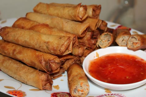 Chicken Lumpia, Lumpiang Shanghai Recipe, Fresh Lumpia, Lumpia Shanghai, Filipino Lumpia, Phillipino Food, Lumpiang Shanghai, Shanghai Food, Lumpia Recipe