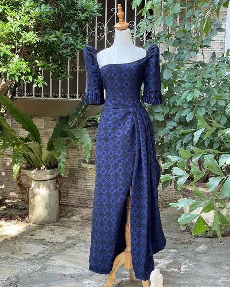 Filipiñana Traditional, Batik Dress Modern Gowns, Filipiana Dress Modern Classy, Modern Filipiniana Gown Prom, Modern Filipiniana Outfit, Modern Filipiniana Outfit Classy Pants, Modern Filipiniana Outfit Classy, Filipina Outfit, College Graduation Outfit Ideas Dresses