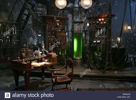 Steampunk Lab, Frankenstein Aesthetic, Halloween Moodboard, Halloween Mad, Mad Scientist Lab, Inside Castles, Scientist Lab, Mad Science Party, Steampunk Images