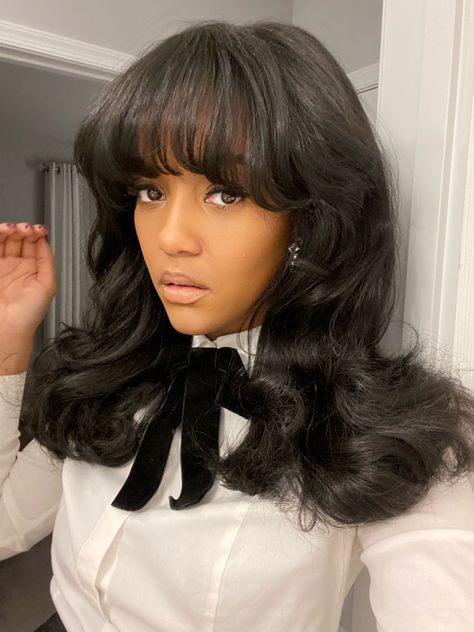 Glueless Wigs With Bangs, Homecoming Hairstyles Bangs, Vintage Hair With Bangs, Romantic Goth Hair, Fringe Bangs Black Women, Bangs With Curls, Heart Bangs, Bangs Black Women, Fluffy Hairstyles