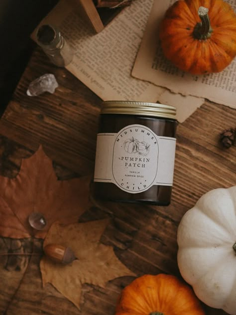 Aesthetic autumn and fall candles pumpkin mood Fall Candle Product Photography, Fall Candle Photography, Diy Fall Scented Candles, Fall Candles Aesthetic, Fall Product Photography, Candle Photography Inspiration, Fall Crafts To Make, Candle Pictures, Fall Candle Centerpieces