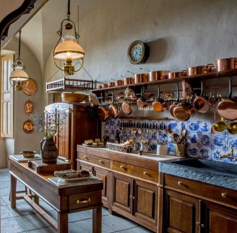 Chateau Kitchen, Copper Pots And Pans, Mediterranean Kitchen, Victorian Kitchen, French Country Kitchens, Tuscan Kitchen, French Country Kitchen, French Kitchen, Copper Pots