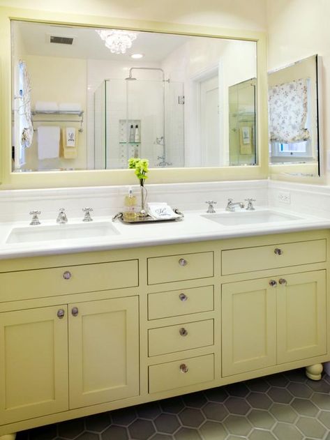 Transitional | Bathrooms | Anastasia Faiella : Designer Portfolio : HGTV - Home & Garden Television Yellow Bathroom Vanity, Pale Yellow Bathrooms, Floral Bathroom Wallpaper, Yellow Bathroom Walls, Transitional Bathrooms, Kids Bathroom Remodel, Yellow Bathroom Decor, Yellow Cabinets, Bad Set