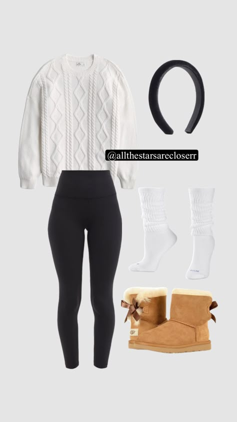 White Sweater With Leggings, Styling Bailey Bow Uggs, Bailey Ugg Boots Outfit, Mini Boot Ugg Outfit, Outfits With Bailey Bow Uggs, Ugh Boots Outfit Leggings, White Christmas Sweater Outfit, How To Style Bailey Bow Uggs, Ugg Boots With Bows Outfit