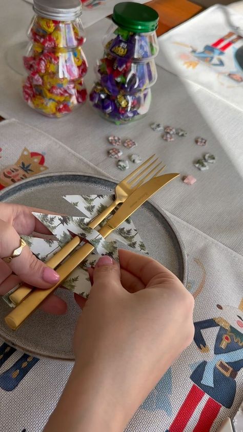 50 reactions | Are you looking for some simple DIYs Christmas decor? Try this cute cutlery holder ✨ Cut out tree shape from decorative paper, cut two wide holes and add your cutlery. #christmas #christmasdecor #christmascutlery #christmasdiy #holidaydecor #tabledecor #christmastime #diychristmasornaments #christmasreels #christmasvibes #christmastrends2023 | Washy_wash_cleantok | Tori Kelly · Elf Interlude Cute Cutlery, Christmas Cutlery, Simple Diys, Tori Kelly, Cutlery Holder, Diy Holder, Decorative Paper, Tree Shapes, Paper Cut