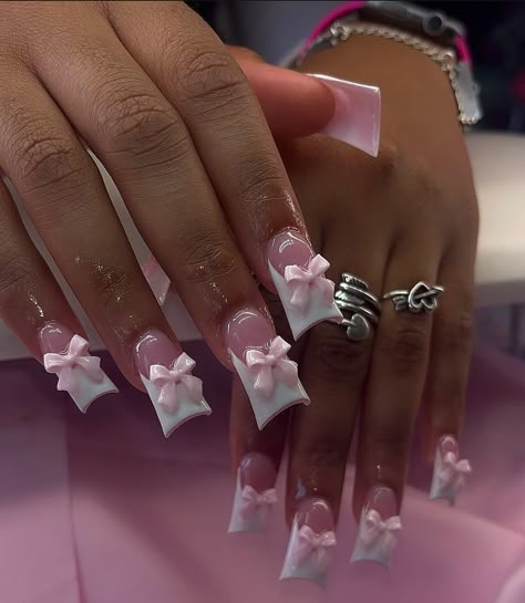 Pink Medium Nails, Cute Duck Nails, Birthday Nails Pink, Toes Nails Ideas, Baddies Nails, Birthday Nail Ideas, Nails Bow, Nails Coquette, Nails Looks