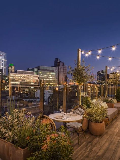 Fabulous hotels to fire up your Instagram feed - Hotels Magazine London Rooftop Bar, Bars In London, London Rooftop, London Restaurant, Best Rooftop Bars, Restaurants In London, London Bars, Rooftop Bars, Modern Hotel