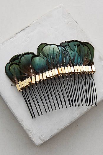 Hair Combs How To Use A, Hair Combs Diy, Feather Hair Comb, Vintage Hair Combs, Hair Comb Accessories, Hair Combs, Feathered Hairstyles, Hair Ornaments, Small Accessories