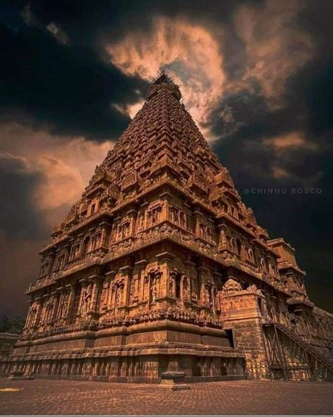 Brihadeshwr temple, Thanjavur Tamilnadu Thanjai Periya Kovil Wallpaper, Love For Myself, Spiritual Pictures, Temple India, Indian Temple Architecture, India Architecture, Temple Photography, Ancient Indian Architecture, Architecture Sketchbook