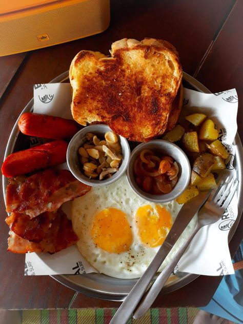 Breakfast Real Pic, Elon Reeve Musk, Food Dump, Eating Photography, Foods From Around The World, Philippines Food, Around The World Food, English Breakfast, Real Pic