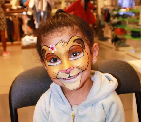 simba Simba Face Paint, Simba Costume Diy, Simba Makeup, Lion King Face Paint, Disney Face Painting, Lion Face Paint, Lion Makeup, Roi Lion Simba, Face Painting Images