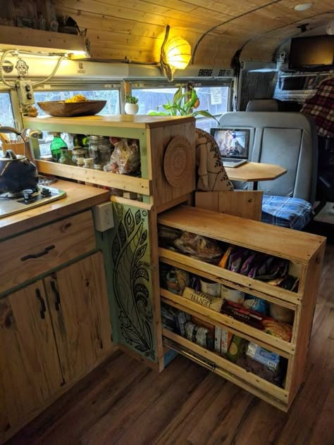 Converted Bus For Sale, Snack Shelf, Bus Homes, Cabin On Wheels, School Bus Tiny House, School Bus House, Bus Ideas, Converted Bus, Bus Conversions