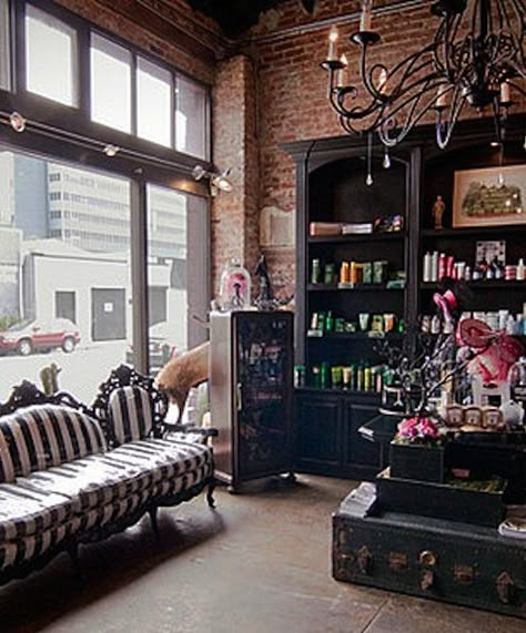 Vintage Beauty Salon, Hair Salon Names, Hair Salon Interior Design, Vintage Hair Salons, Hair Salon Design, Hair Salon Interior, Salon Suites Decor, Party Entrance, Esthetician Room