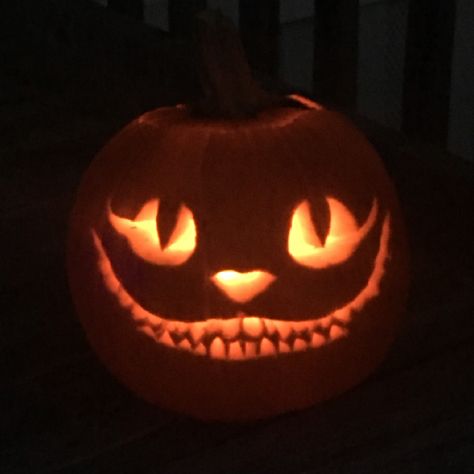 Cheshire Cat pumpkin Carving!!!🐈 Chester Cat Pumpkin Carving, Easy Cute Pumpkin Carving, Cute Simple Pumpkin Carving, Cheshire Cat Pumpkin Carving, Easy Cute Pumpkin Carving Ideas, Pumpkin Carving Faces Easy, Pumpkin Carving Ideas Cat, Cute Pumpkin Carving Ideas Simple, Pumpkin Cat Carving