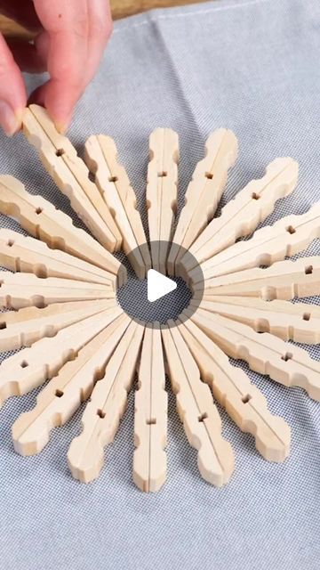 5-Minute Crafts on Instagram: "Fun and easy ways to repurpose clothespins!

#clothespincrafts #diyprojects #upcycling" Clothes Pegs Crafts, Cloth Pins Ideas, Crazy Decor Ideas, Wooden Pegs Craft, Clothespin Art Projects, Cloth Pin Crafts, Clothespin Christmas Crafts, Close Pin Crafts, Clothes Peg Crafts