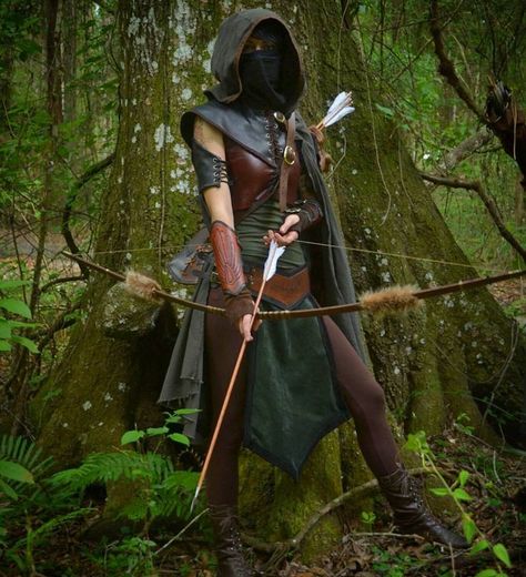 Midevil Huntress Outfit, Female Huntress Outfit, Archer Ren Faire, Ren Faire Outfits Archer, Ren Faire Ranger Costume, Archer Costume Female, Archeress Costume, Ren Faire Outfits Ranger, Ranger Costume Female